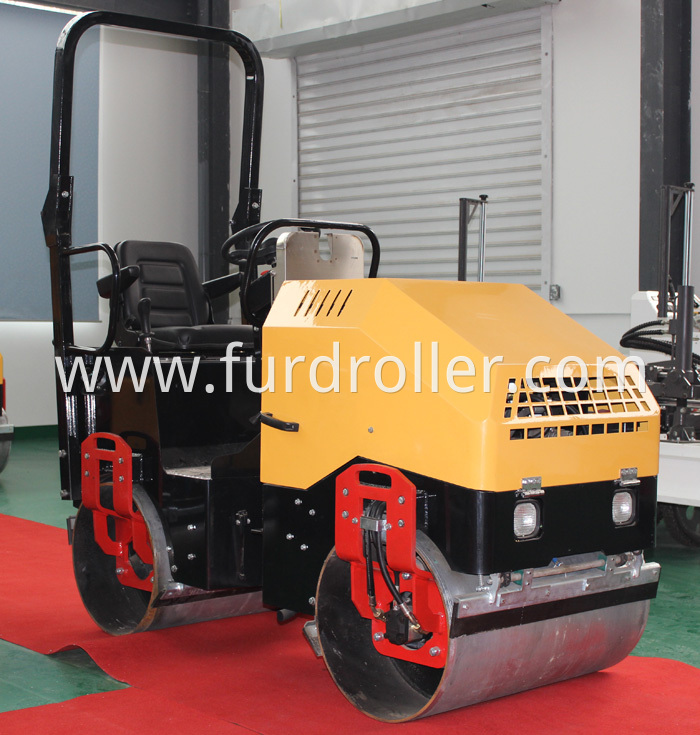 Road vibratory roller (1)